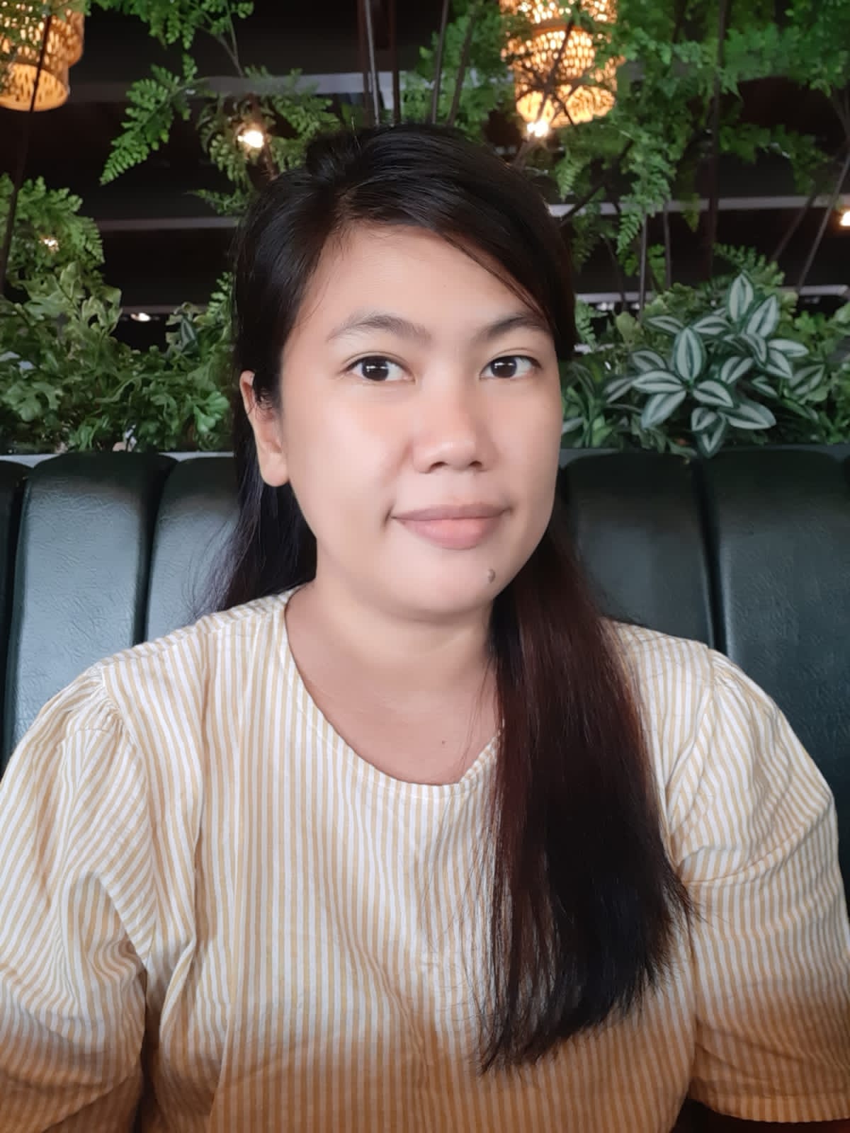 Hey there! I'm Ms. Lasmaria, Your English Explorer! 🚀